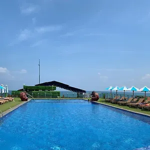 Sulis & Отель Кута